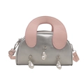 Borsa a conchiglia argento e rosa con ciondoli di perle e manico rosa - Argento con manico rosa