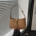 Bolso bandolera camel con cierre de pistón dorado y correa ajustable elegante - Caqui