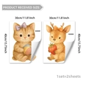 Detailweergave van twee statische raamstickers met kat en hert inclusief de afmetingen - Kat Met Bal En Hert Met Aardbei Stijl