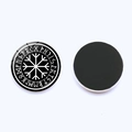 Runder Wikinger Kompass Kühlschrankmagnet mit Vegvisir Runen auf schwarzem Glas - Schwarz-Weiß Wikinger Kompass Stil (JY008474-1)
