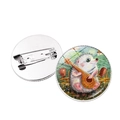 Hedgehog Geige spielen Brosche Abzeichen mit süßer Illustration und Metall-Anstecknadel - Igel spielt Saitinstrument (Silberbasis)
