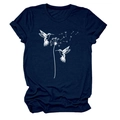 Detailansicht des dunkelblauen Baumwoll-T-Shirts mit Kolibri- und Löwenzahn-Print - S / Marineblau