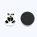Calamita da frigo tonda in vetro con panda e bambù, vista fronte e retro magnetico - Panda in stile dipinto a mano che mangia bambù (JY008708-3)