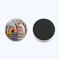 Aimant de frigo rond en verre avec motif d'art populaire coloré et dos magnétique noir décoratif - Maisons De Style Folklorique Colorées (JY008715-3)