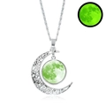 Silberne hohle Mondsichel-Halskette mit grün leuchtendem Planeten-Anhänger im Dunkeln - Hellgrüner Mond-Stil (JY008729-4)