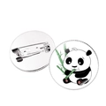 Cartoon-Anstecknadel mit Pandabär und Bambus mit sicherem Metallverschluss für Kleidung - Silber - Panda frisst Bambus Illustrationsstil (JY008751-Silber-9)
