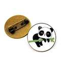 Panda und Bambus Anstecknadel mit Rückseite aus Bronze-Metall und Sicherheitsverschluss - Antik-Bronze - Handbemalter Panda mit Bambus-Stil (JY008751-2)