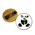 Vorder- und Rückansicht einer runden Panda-Brosche mit Bambus und Metall-Sicherheitsnadel - Antike Bronze - Süßer Panda mit Bambus (JY008751-3)