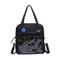 Bolso tote negro versátil de nailon con bolsillo frontal transparente y placa azul - Negro