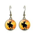 Vintage Bronze-Ohrhänger mit Western-Cowboy-Silhouette und Sonnenuntergang-Design - Sonnenuntergang Reiten Silhouette 2 (JY008912-2)