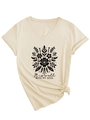 Detail eines beigen T-Shirts mit V-Ausschnitt, Blumendruck und Knotendesign - S / Sandfarben (Schwarze Grafik)