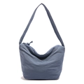 Sac à bandoulière plissé bleu clair en nylon imperméable avec fermeture éclair robuste - Bleu