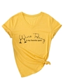 Dettaglio della t-shirt gialla con scollo a V, slogan Wine Tasting e nodo laterale alla moda - S / Giallo