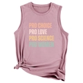 Détail d'un débardeur vieux rose avec slogan Pro Choice coloré et ourlet noué stylé - Or rose