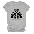 Detail-Flachbild eines grauen T-Shirts mit Gen 1965-1980 Skeletthände-Grafikdruck - Hellgrau (Schwarze Schrift)