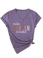 Gros plan du slogan make HEAVEN crowded sur t-shirt gris-mauve à col en V - Violet (Graphique Blanc)