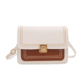 Borsa a tracolla beige e marrone con cuciture gialle e fibbia in metallo dorato - Marrone