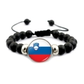 Pulsera ajustable de cuentas negras mate con colgante de la bandera de Eslovenia - Eslovenia
