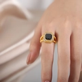Vintage-Goldring mit quadratischem schwarzem Edelstein und einem Kranz aus Zirkonia - US 7 / Schwarz