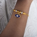 Vergoldetes Evil Eye Perlenarmband mit blauem Emaille-Anhänger und funkelnden Zirkonen - Wimpernauge Blau Stil (E457-Blau Tropf Gold)