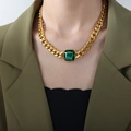 Collana a catena cubana dorata con grande cristallo verde smeraldo quadrato - Collana in Cristallo Verde Oro (39+5cm)