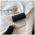 Elegante borsa a cilindro in acrilico nero con manico a cuore argento e catenina - Nero