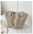 Dettaglio della borsa tote in paglia beige con trama a V e manico in corda di cotone - Bianco