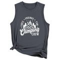 Detail eines grauen Camping-Tops mit seitlichem Knoten und Lagerfeuer-Grafikdruck - S / Dunkelgrau (Weiße Schrift)