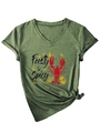 Détail du T-shirt vert foncé col en V avec motif homard et texte Feisty & Spicy - S / Vert olive