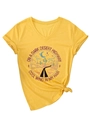 Dettaglio dello scollo a V e della grafica vintage del deserto sulla maglia gialla - S / Giallo