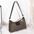 Bolso de hombro para mujer con estampado de monograma marrón retro y detalles dorados - Negro