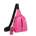 Neonroze sportieve borsttas met mini portemonnee en nylon schouderriem met letters - Rozerood
