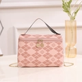 Roze handtas met ruitpatroon, hartklaverprint en gouden ketting schouderband - Roze