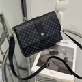 Bolso bandolera cuadrado vintage gris oscuro con estampado y cierre dorado - Negro