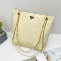 Bolso tote de tejido blanco crema con textura en V y correa de cadena dorada - Amarillo