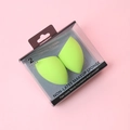 Pack de 2 esponjas de maquillaje verde brillante con corte biselado en caja - Forma de Corte Inclinado / Verde Manzana