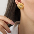 Golden sunflower stud earring with leaf texture and central zircon crystals - Gold
