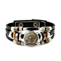 Detail eines Vintage-Punk-Lederarmbands mit Kompass-Glasanhänger und mehrlagigen Perlen - Retro Industriestil Kompass (JY009454-6)