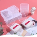 Set de mini cajas cuadradas transparentes para borlas de maquillaje sobre fondo rosa - Cinta Roja Cuadrada (Caja Individual) / Blanco