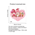 Dettaglio dell'adesivo murale gnomo di San Valentino con cuori e misure 30x30cm - Stile Tre Gnomi con Cuore (ATW6023-NL)