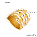 Anello largo intrecciato dorato con smalto bianco, larghezza 2,2 cm e peso di 12,6 g - US 6 / Stile Smalto Bianco Oro (A071)