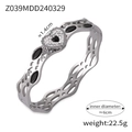 Bracciale traforato argento a onde con cuore, pietra nera e pavé di cristalli - Stile Cuore Ondulato Diamante Nero (Z039) / Color Acciaio