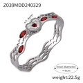 Bracciale traforato argento con gemma rossa e ciondolo a cuore con diamanti - Stile Cuore Ondulato Diamante Rosso (Z039) / Color Acciaio