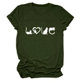 Détail du t-shirt vert foncé avec silhouettes de chats formant le mot LOVE - S / Haut / Vert Armée (Police Blanche)