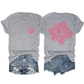 Détail de l'imprimé coquillage rose et dessin d'hibiscus sur t-shirt gris à col rond - S / Gris clair