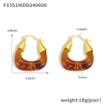Detail view of retro U-shaped amber resin earrings with copper hardware dimensions - Gold Amber (F1551)