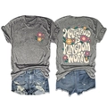 Dettaglio piatto del retro della maglietta grigia Motherhood con fiori e pantaloncini - S / grigio scuro