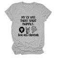 Détail macro du t-shirt gris chiné en coton avec motif animalier et texte humoristique - Gris Clair (Texte Noir)