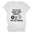 Détail du tissu en coton et de l'imprimé graphique d'animaux sur le t-shirt blanc - Blanc (Texte Noir)