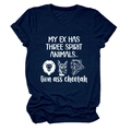 Détail d'un t-shirt en coton bleu marine avec motifs d'animaux et texte artistique - Bleu Marine (Texte Blanc)